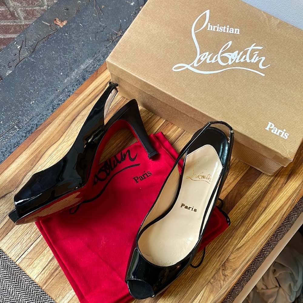 Christian Louboutin Privé Patent Black Leather Peep Toe Heels/Pumps - 10B